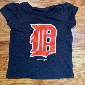 Detroit Tigers T shirt with sparkle D (12-18 months)
